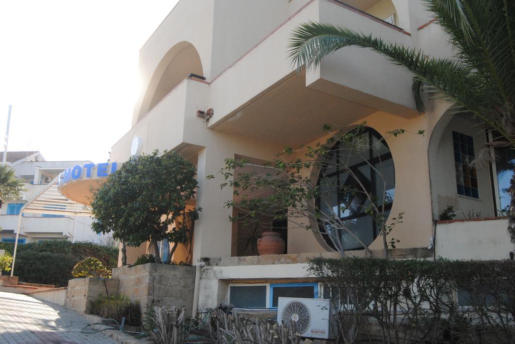 Helios Hotel Crotone Exterior foto